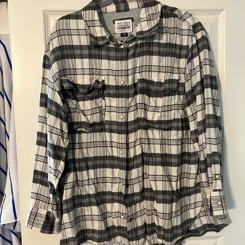 Women’s AE plaid flannel
